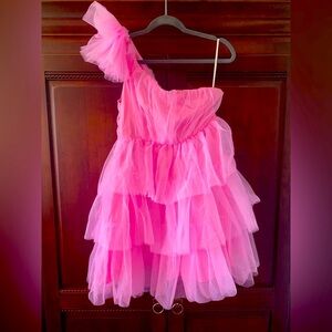 Baby ‘Pretty in Pink’ cold shoulder tulle dress. It’s Promtacular!